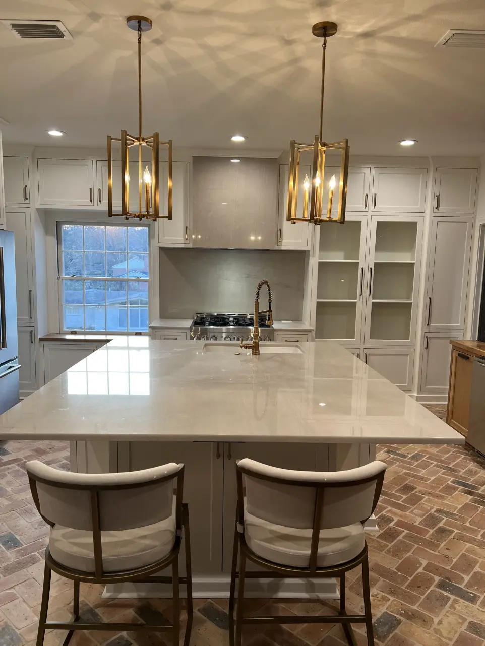 Cream kitchen with lanterns